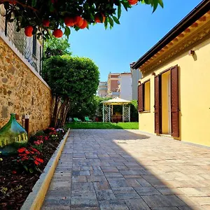 Casa vacanze Serra Di Mare Casa Con Giardino, Livorno